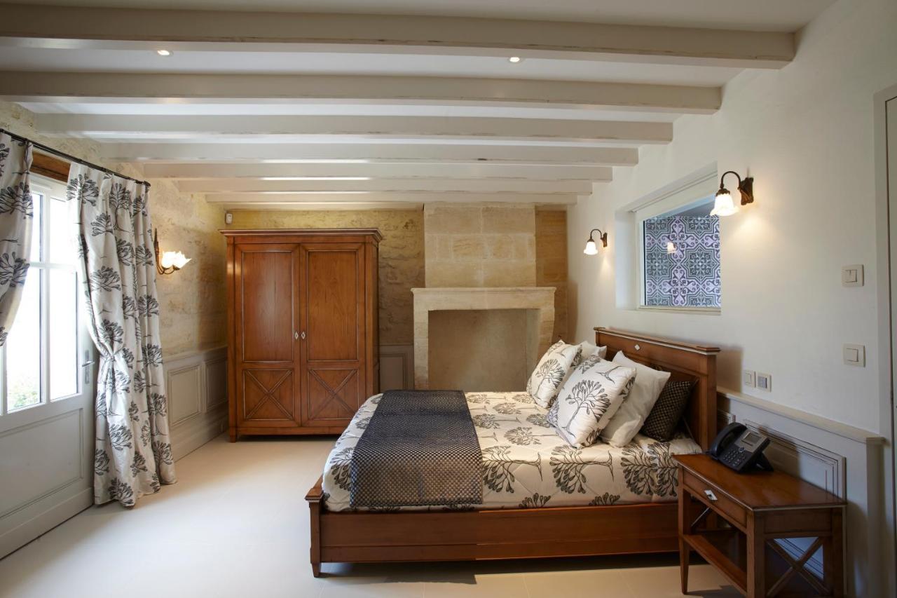 Chateau La Rose Perriere Lussac  Kamer foto